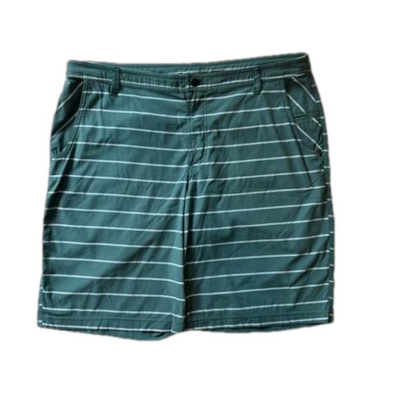 Lululemon Kahuna Shorts Green Stripes Hiking Golf Casual Flat Front Size 40 - Picture 1 of 10